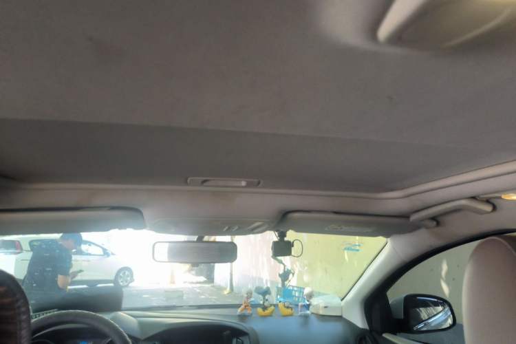 Used Ford Focus 2015 Sedan EcoBoost 125 Manual – Ultra-Style Edition Headliner