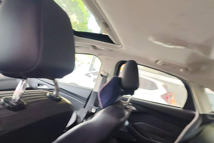 Used Ford Focus 2015 Sedan EcoBoost 125 Automatic Supreme Style Edition Headliner