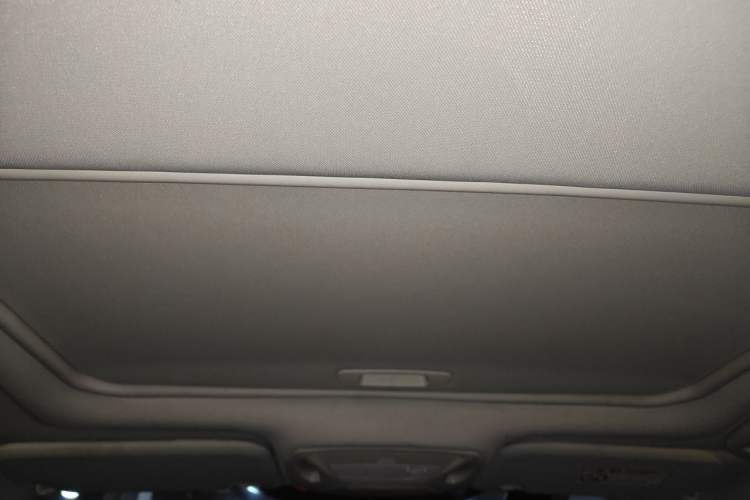 Used Ford Focus 2015 Hatchback EcoBoost 125 Manual – Ultra-Style Edition Headliner