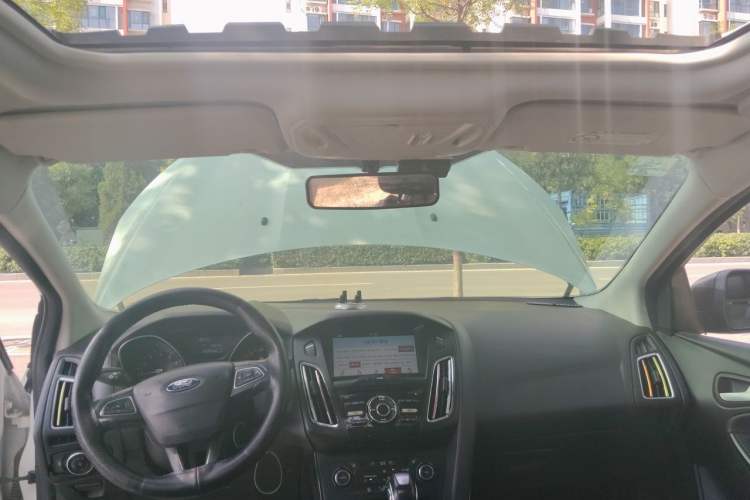 Used Ford Focus 2015 Sedan 1.6L Automatic Trend Model Headliner