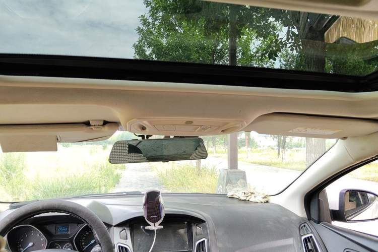 Used Ford Focus 2015 Hatchback 1.6L Automatic Fashion Edition Headliner