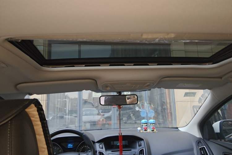 Used Ford Focus 2015 Hatchback 1.6L Automatic Fashion Edition Headliner