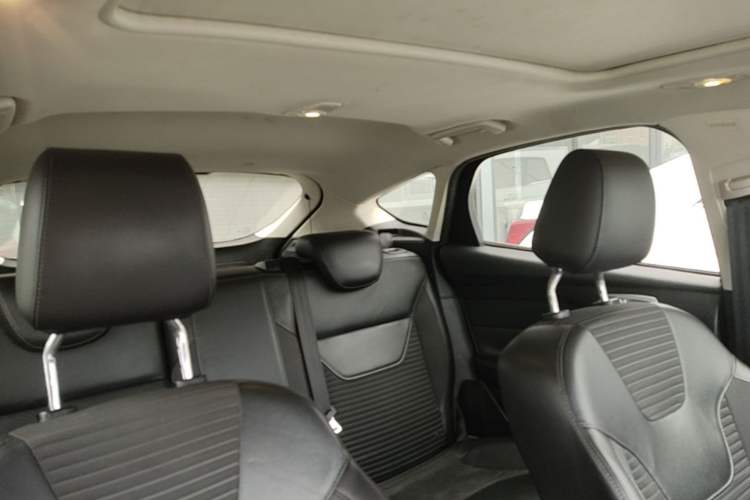 Used Ford Focus 2015 Hatchback EcoBoost 125 Automatic Supreme Style Edition Headliner