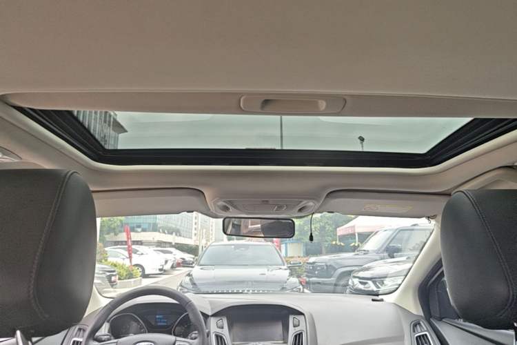 Used Ford Focus 2015 Sedan 1.6L Automatic Trend Model Headliner