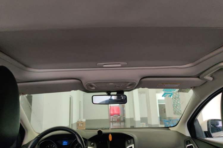 Used Ford Focus 2015 Hatchback 1.6L Automatic Fashion Edition Headliner