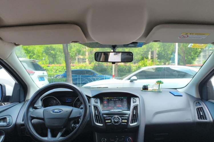 Used Ford Focus 2015 Hatchback 1.6L Manual Comfort Edition Headliner