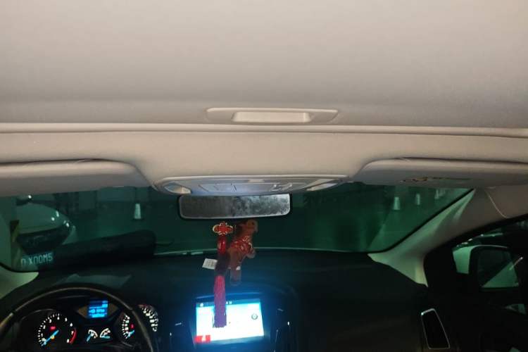 Used Ford Focus 2015 Hatchback EcoBoost 125 Manual – Ultra-Style Edition Headliner