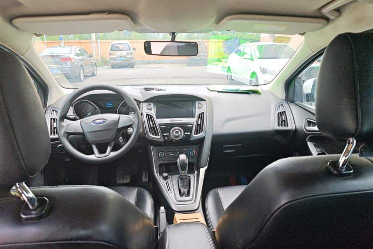 Used Ford Focus 2015 Hatchback 1.6L Automatic Comfort Model Headliner