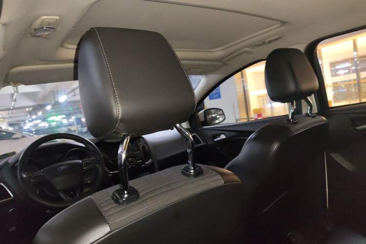 Used Ford Focus 2015 Sedan 1.6L Automatic Trend Model Headliner