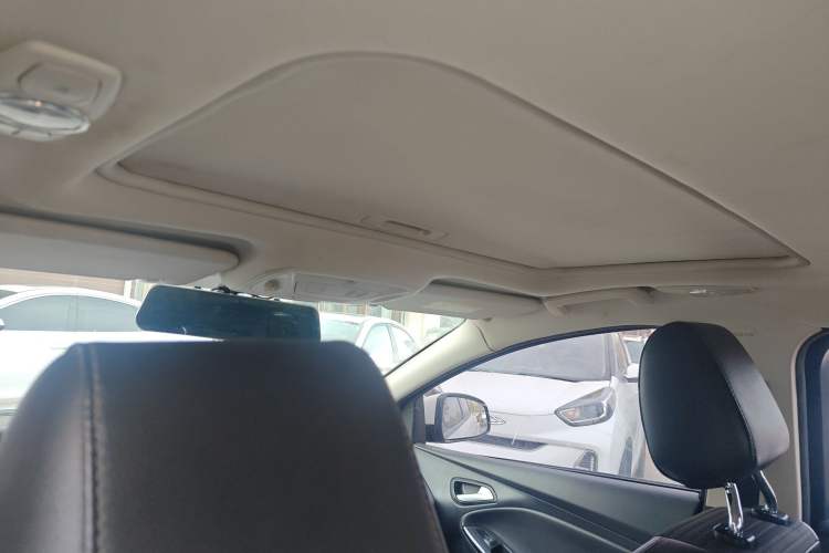 Used Ford Focus 2015 Hatchback 1.6L Automatic Fashion Edition Headliner