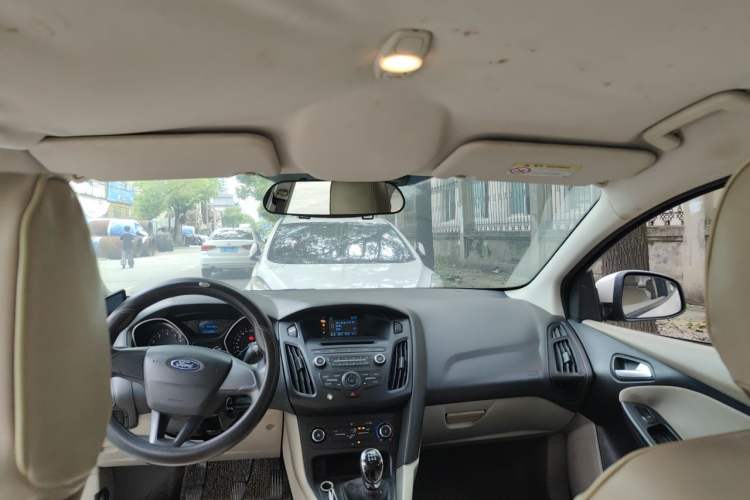 Used Ford Focus 2015 Sedan 1.6L Manual Comfort Model Headliner