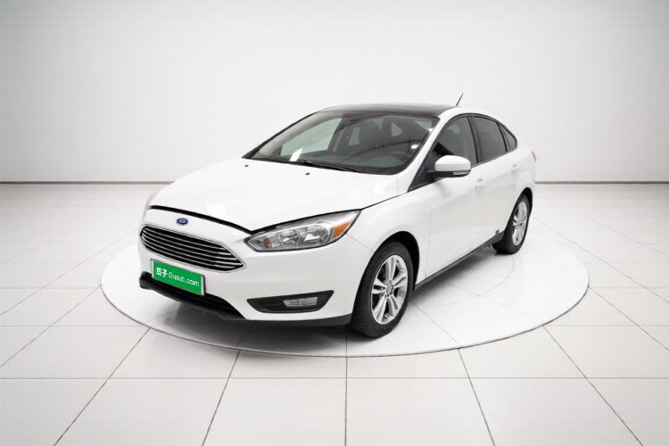 Używany Ford Focus 2015 Sedan 1.6L Automatic Comfort Model Guazi used car, China used car export, Used car for sale, Used cars, Cheapest cars for sale