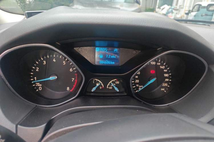 Used Ford Focus 2015 Hatchback EcoBoost 125 Automatic Supreme Style Edition Instrument Cluster