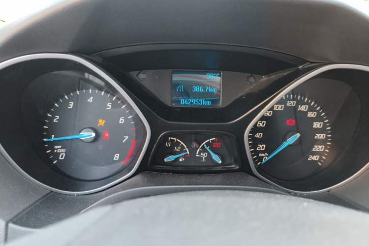 Used Ford Focus 2015 Sedan 1.6L Manual Comfort Model Instrument Cluster