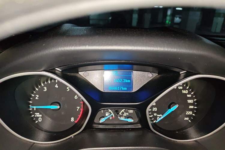 Used Ford Focus 2015 Sedan 1.6L Automatic Comfort Model Instrument Cluster