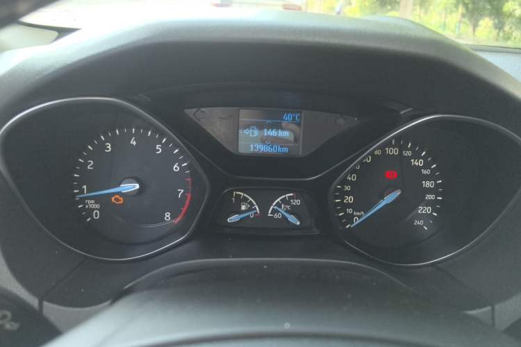 Used Ford Focus 2015 Sedan EcoBoost 125 Manual – Ultra-Style Edition Instrument Cluster