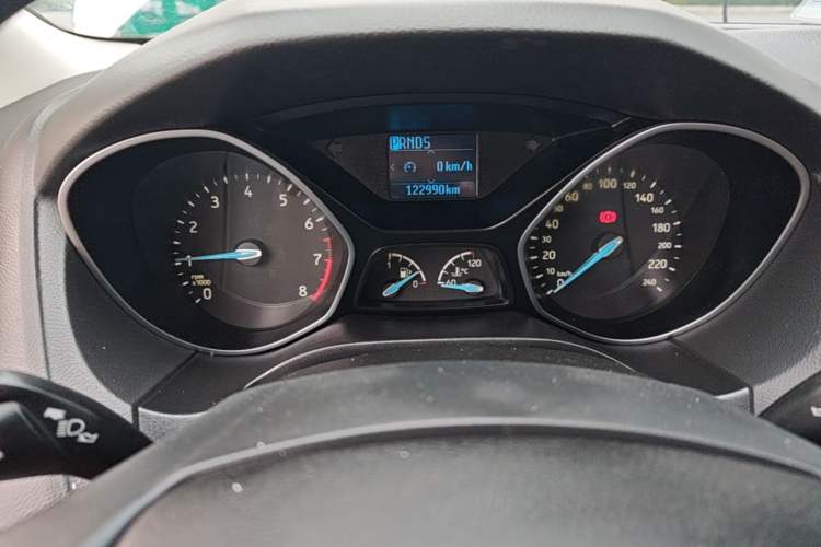 Used Ford Focus 2015 Hatchback EcoBoost 125 Automatic Supreme Style Edition Instrument Cluster