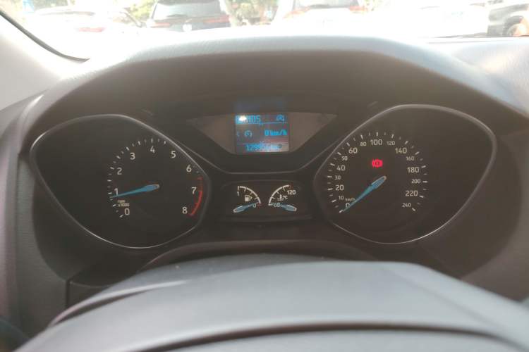 Used Ford Focus 2015 Hatchback EcoBoost 125 Automatic Supreme Style Edition Instrument Cluster