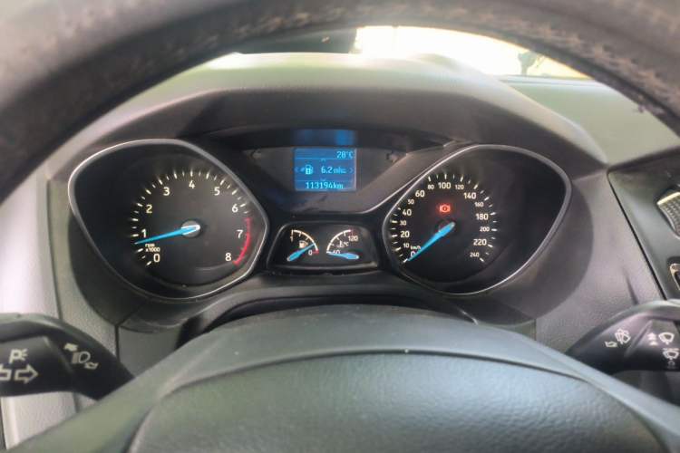 Used Ford Focus 2015 Sedan EcoBoost 125 Manual – Ultra-Style Edition Instrument Cluster