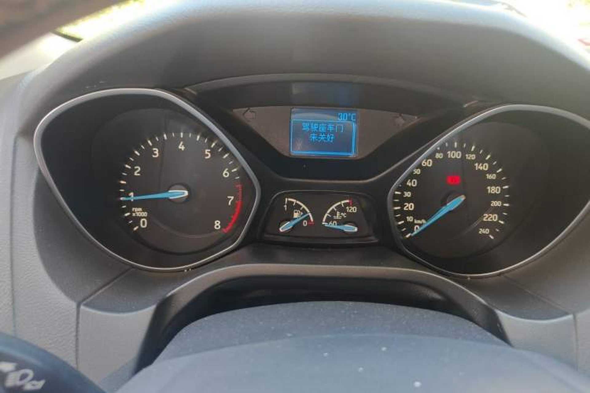 Used Ford Focus 2015 Sedan EcoBoost 125 Manual – Ultra-Style Edition Instrument Cluster