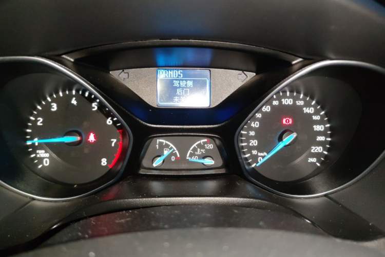 Used Ford Focus 2015 Hatchback EcoBoost 125 Automatic Supreme Style Edition Instrument Cluster