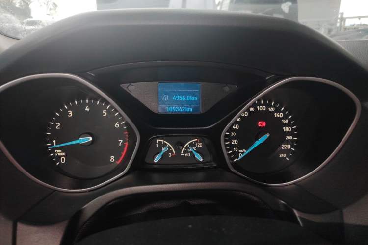 Used Ford Focus 2015 Sedan 1.6L Manual Comfort Model Instrument Cluster