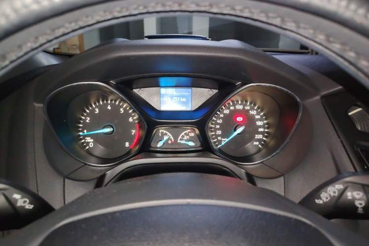 Used Ford Focus 2015 Hatchback EcoBoost 125 Automatic Supreme Style Edition Instrument Cluster