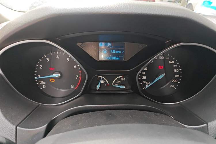 Used Ford Focus 2015 Hatchback EcoBoost 125 Automatic Supreme Style Edition Instrument Cluster