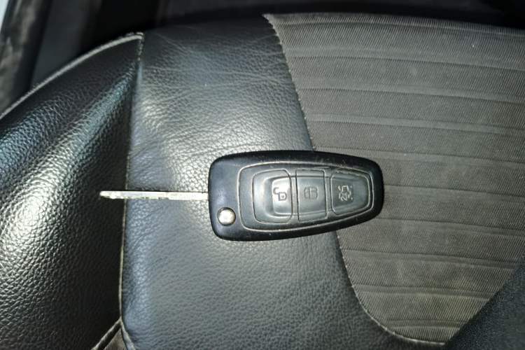 Used Ford Focus 2015 Sedan 1.6L Manual Fashion Edition Interior 1