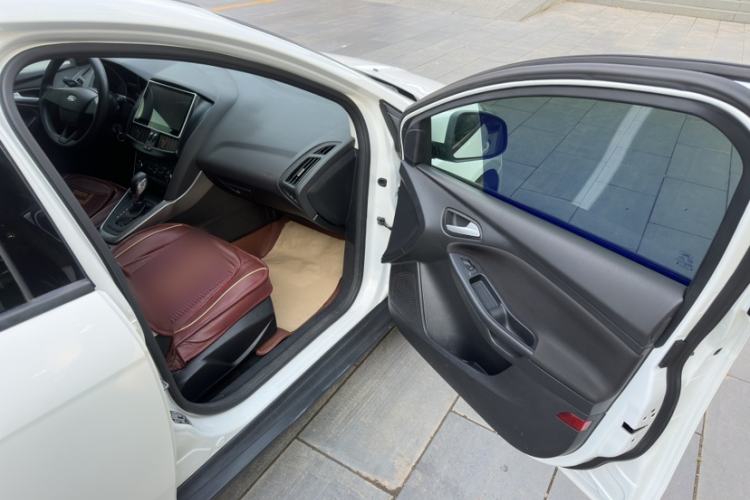 Used Ford Focus 2015 Hatchback 1.6L Automatic Comfort Model Interior 1