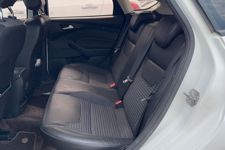 Used Ford Focus 2015 Hatchback 1.6L Automatic Fashion Edition Interior 1