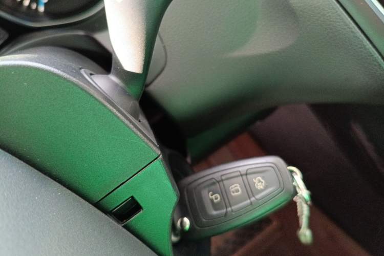 Used Ford Focus 2015 Hatchback 1.6L Automatic Fashion Edition Interior 1