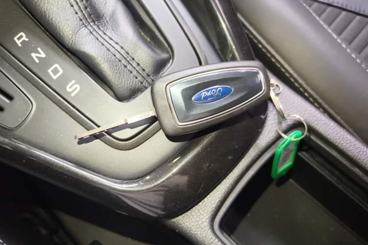 Used Ford Focus 2015 Hatchback 1.6L Automatic Fashion Edition Interior 1