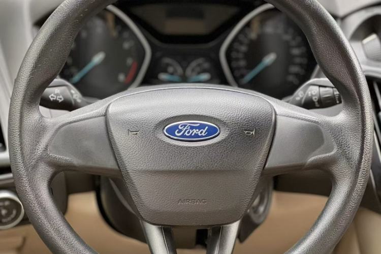 Used Ford Focus 2015 Sedan 1.6L Automatic Comfort Model Interior 1
