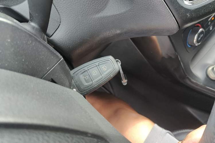 Used Ford Focus 2015 Sedan 1.6L Automatic Trend Model Interior 1