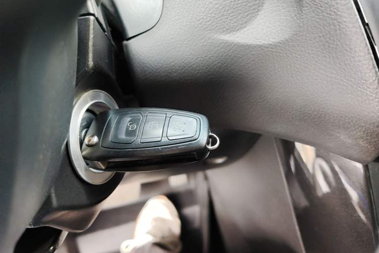 Used Ford Focus 2015 Hatchback EcoBoost 125 Automatic Supreme Style Edition Interior 1