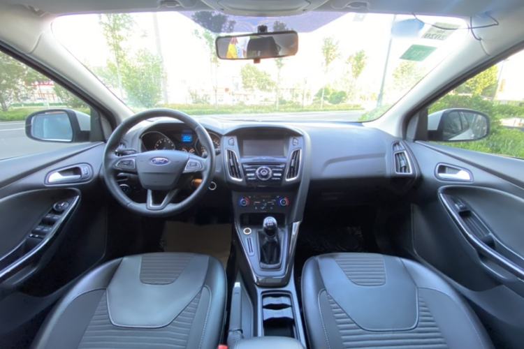 Used Ford Focus 2015 Hatchback 1.6L Manual Fashion Edition Interior 2