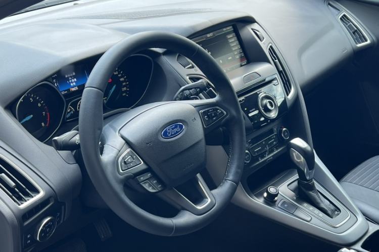 Used Ford Focus 2015 Hatchback EcoBoost 180 Automatic Sport Model Interior 2