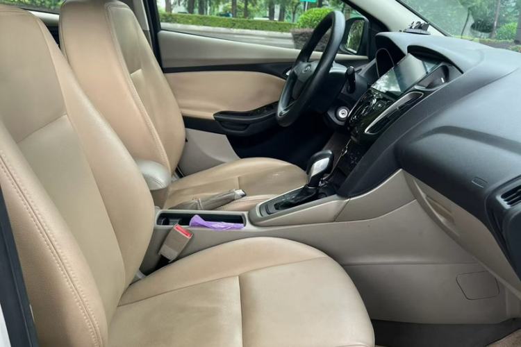 Used Ford Focus 2015 Sedan 1.6L Automatic Comfort Model Interior 2