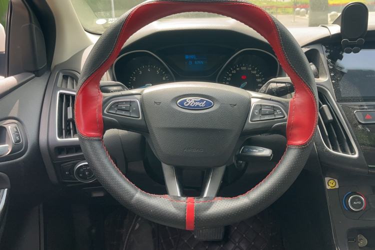 Used Ford Focus 2015 Sedan 1.6L Automatic Trend Model Interior 2