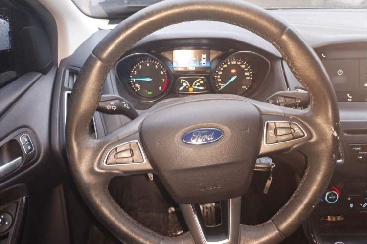 Used Ford Focus 2015 Sedan EcoBoost 180 Automatic Elite Model Interior 2