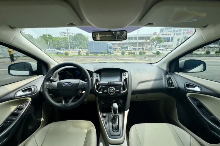 Used Ford Focus 2015 Sedan 1.6L Automatic Comfort Model Interior 2