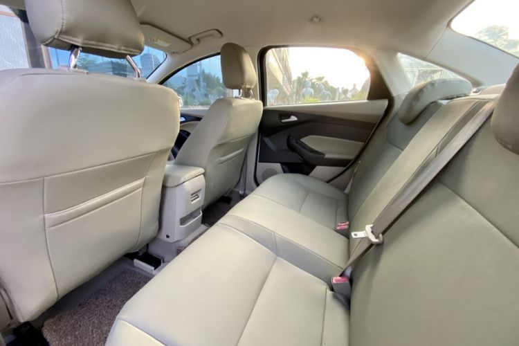 Used Ford Focus 2015 Sedan 1.6L Automatic Comfort Model Interior 2