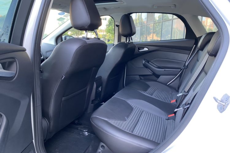 Used Ford Focus 2015 Hatchback 1.6L Manual Fashion Edition Interior 3