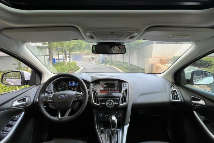 Used Ford Focus 2015 Hatchback EcoBoost 180 Automatic Sport Model Interior 3