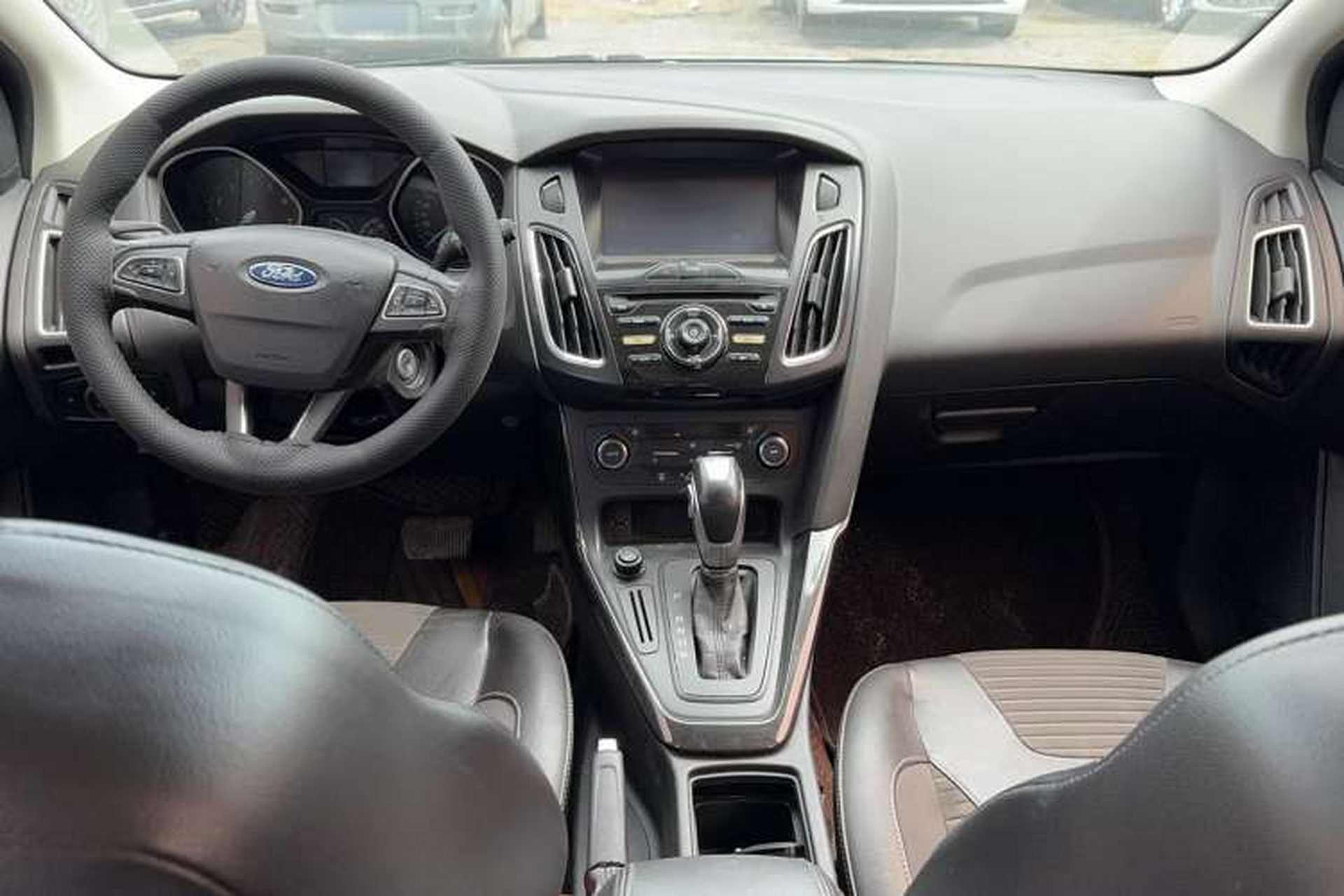 Used Ford Focus 2015 Hatchback 1.6L Automatic Fashion Edition Interior 3