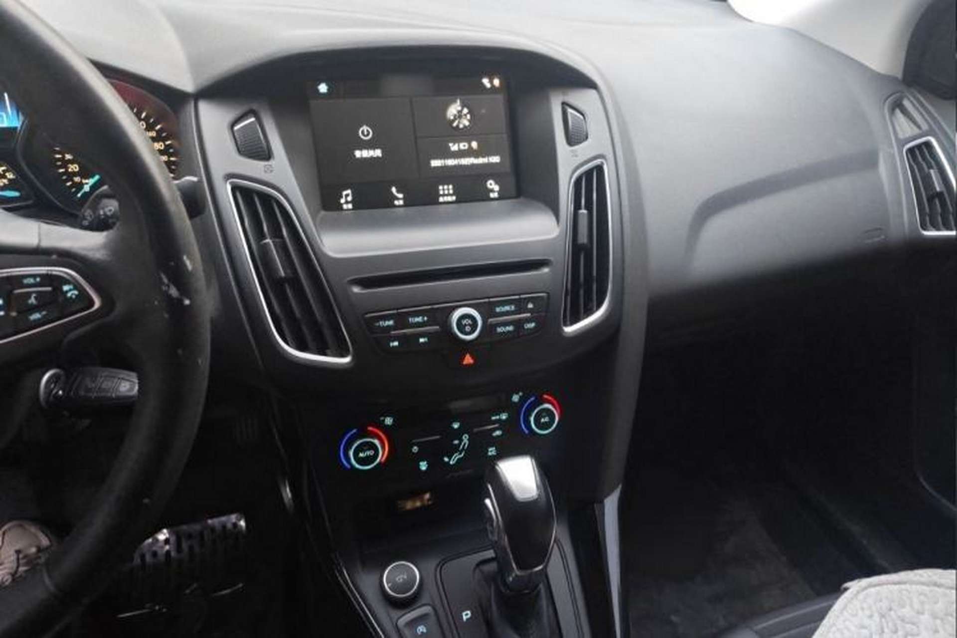 Used Ford Focus 2015 Sedan EcoBoost 180 Automatic Elite Model Interior 3