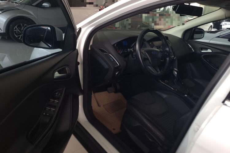 Used Ford Focus 2015 Sedan 1.6L Automatic Trend Model Interior 3
