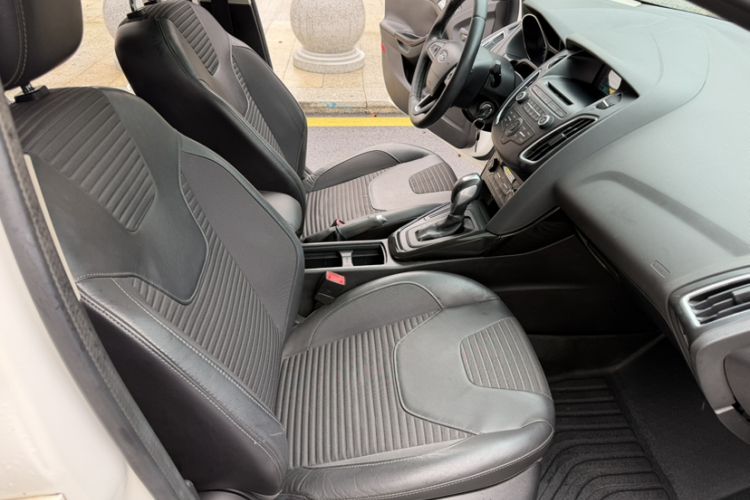 Used Ford Focus 2015 Sedan 1.6L Automatic Trend Model Interior 3