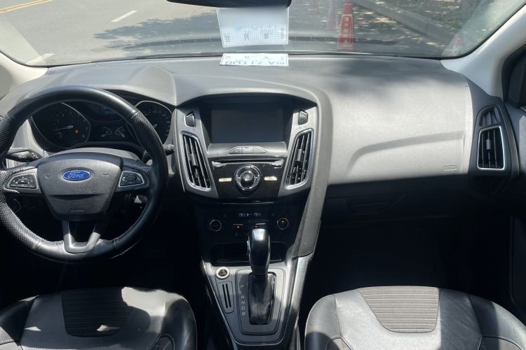Used Ford Focus 2015 Hatchback 1.6L Automatic Fashion Edition Interior 3